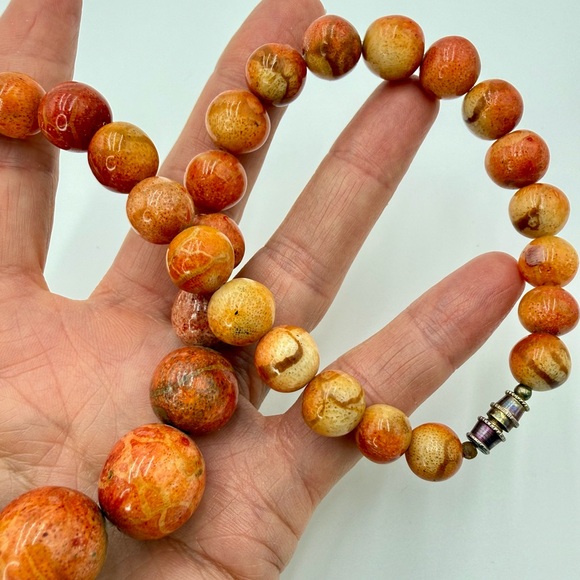 Vintage Genuine Apple Coral Graduated Bead Necklace 16” Barrel Clasp - Picture 13 of 17